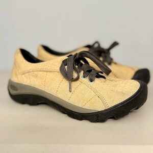 KEEN Womens Presidio Canvas Sneaker Tan Hike Travel Lightweight Sz 7 Please Read